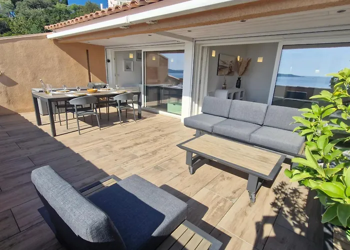 3 Pieces Avec Terrasse Vue Mer, Piscine Et Parking A Sainte-maxime - Fr-1-780-96 Апартаменти *