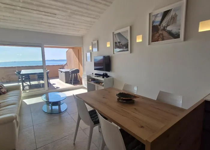 3 Pieces Avec Terrasse Vue Mer, Piscine Et Parking A Sainte-maxime - Fr-1-780-96 Апартаменти *