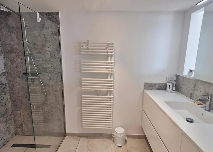 Апартаменти 3 Pieces Avec Terrasse Vue Mer, Piscine Et Parking A Sainte-maxime - Fr-1-780-96