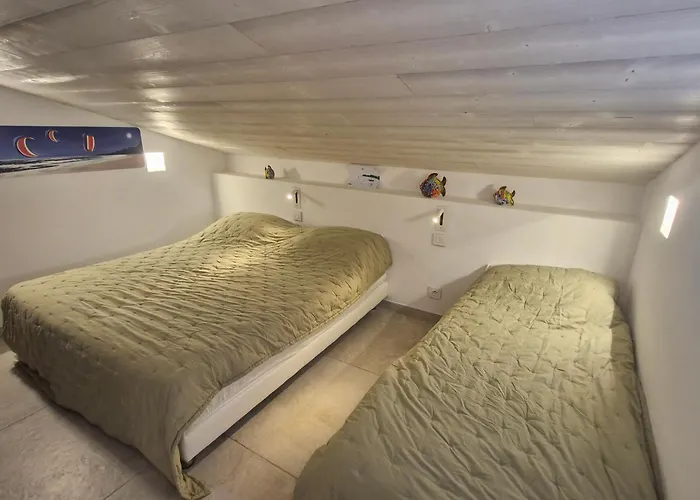 3 Pieces Avec Terrasse Vue Mer, Piscine Et Parking A Sainte-maxime - Fr-1-780-96 Апартаменти