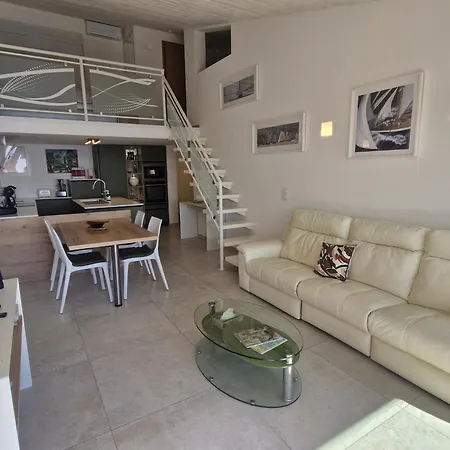 Апартаменти 3 Pieces Avec Terrasse Vue Mer, Piscine Et Parking A - Fr-1-780-96 *
