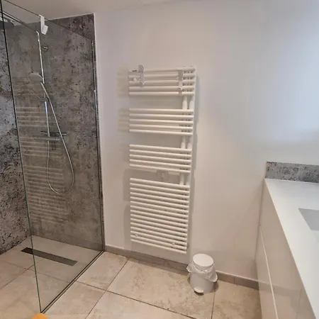 3 Pieces Avec Terrasse Vue Mer, Piscine Et Parking A - Fr-1-780-96 Сент-Максім