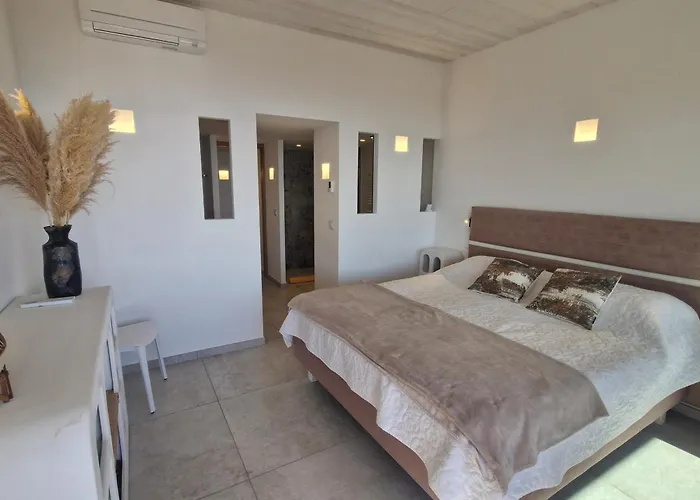 3 Pieces Avec Terrasse Vue Mer, Piscine Et Parking A Sainte-maxime - Fr-1-780-96 Sainte-Maxime