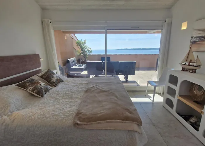 3 Pieces Avec Terrasse Vue Mer, Piscine Et Parking A Sainte-maxime - Fr-1-780-96 Apartment Sainte-Maxime