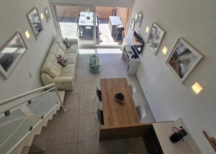 3 Pieces Avec Terrasse Vue Mer, Piscine Et Parking A Sainte-maxime - Fr-1-780-96 Sainte-Maxime